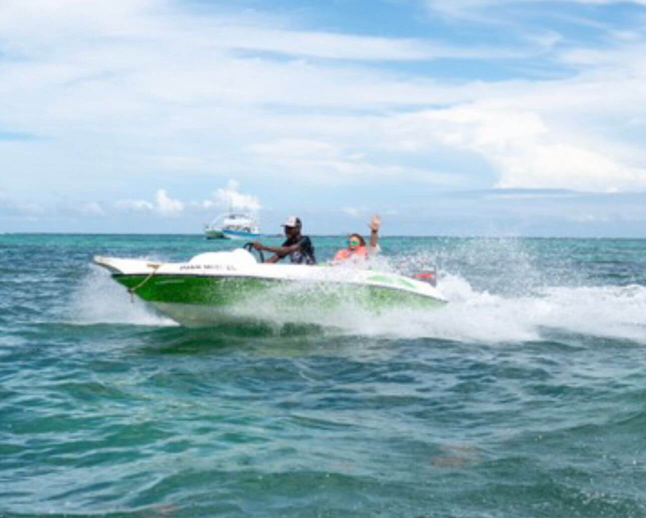 Speedboat – szybkie łodzie, snorkeling i Natural Pool